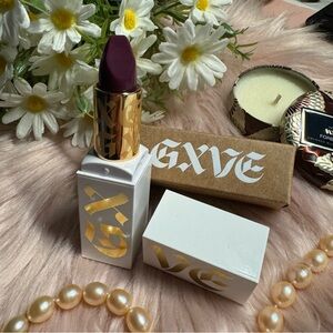 GXVE By Gwen Stefani Spark the fire Plumping Lip Balm